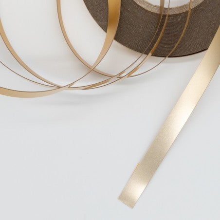 Strisce adesive per finiture decorative