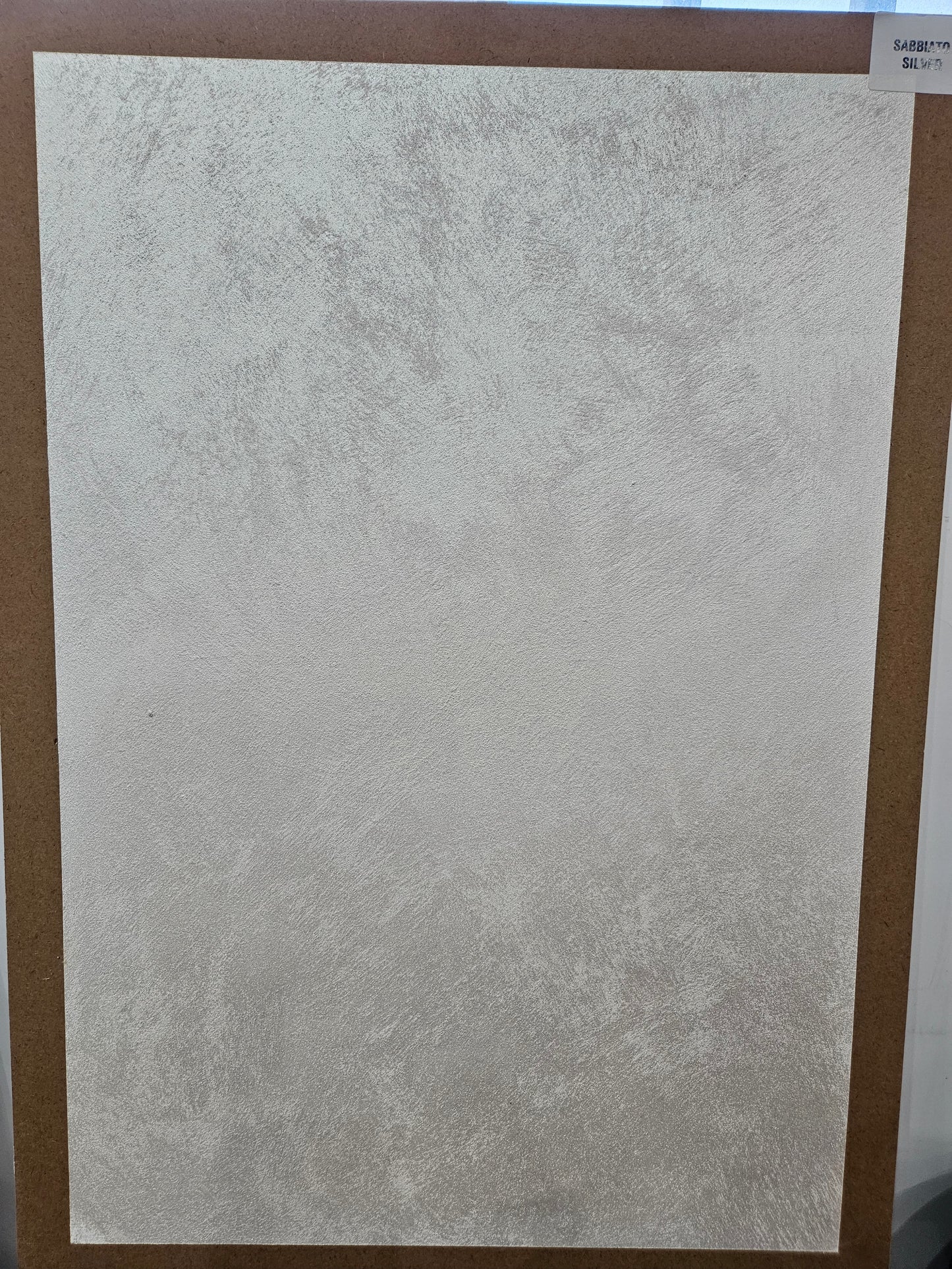 Sabbiato Femaca silver LT 2.5 lavabile a finitura perlescente per interni rapida essiccazione,facile applicazione,Multieffetto, ecologico,inodore